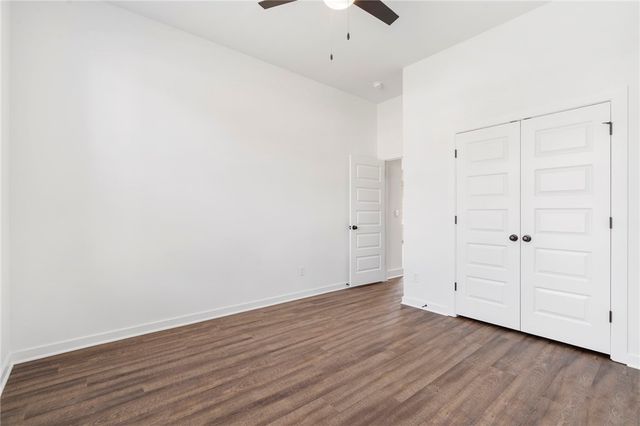 2835 N Grey Squirrel Drive, Fayetteville, AR 72704