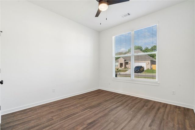 2835 N Grey Squirrel Drive, Fayetteville, AR 72704