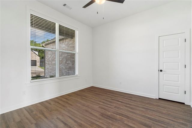 2835 N Grey Squirrel Drive, Fayetteville, AR 72704