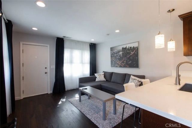 239 W Hillcrest, Inglewood, CA 90301