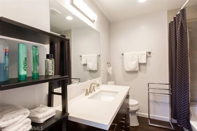 239 W Hillcrest, Inglewood, CA 90301