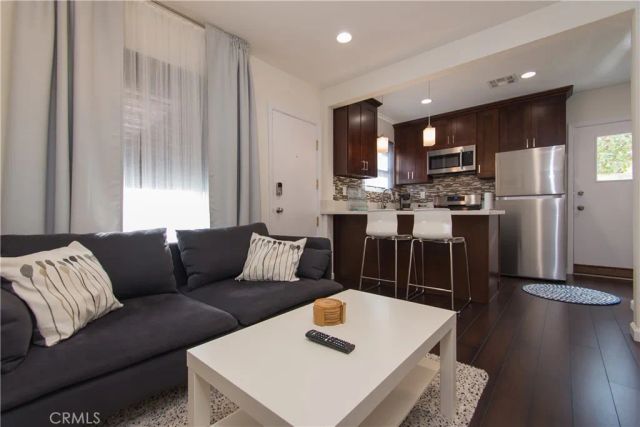 239 W Hillcrest, Inglewood, CA 90301
