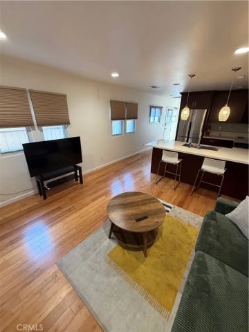 239 W Hillcrest, Inglewood, CA 90301