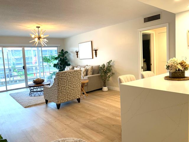 3050 NE 48th Street 205, Fort Lauderdale, FL 33308