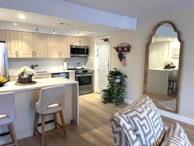 3050 NE 48th Street 205, Fort Lauderdale, FL 33308
