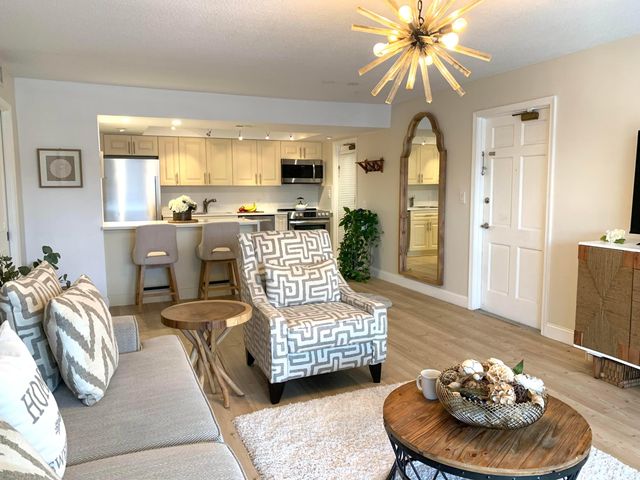 3050 NE 48th Street 205, Fort Lauderdale, FL 33308