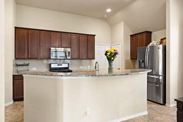 644 Peregrine WAY, Leander, TX 78641