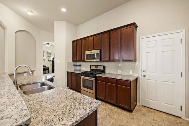644 Peregrine WAY, Leander, TX 78641