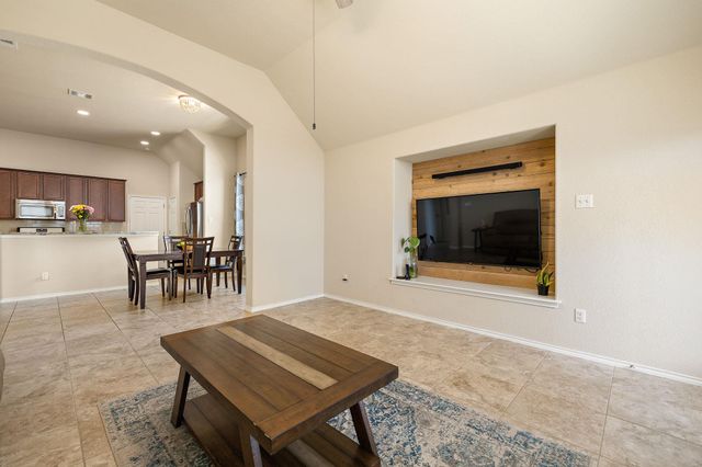 644 Peregrine WAY, Leander, TX 78641