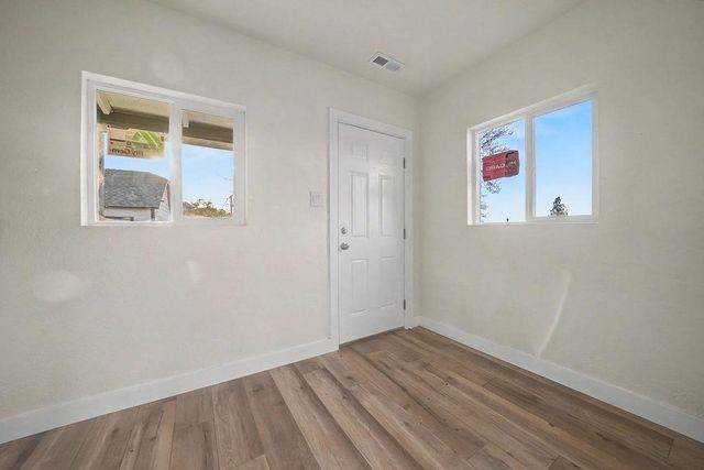 155 Foothill Dr, Sutter Creek, CA 95685