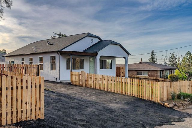 155 Foothill Dr, Sutter Creek, CA 95685