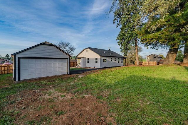 155 Foothill Dr, Sutter Creek, CA 95685