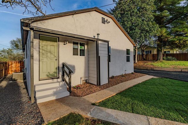 155 Foothill Dr, Sutter Creek, CA 95685
