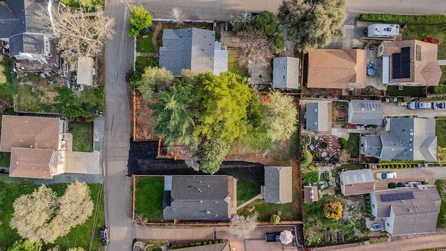 155 Foothill Dr, Sutter Creek, CA 95685