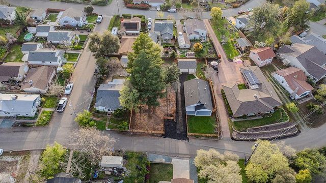 155 Foothill Dr, Sutter Creek, CA 95685