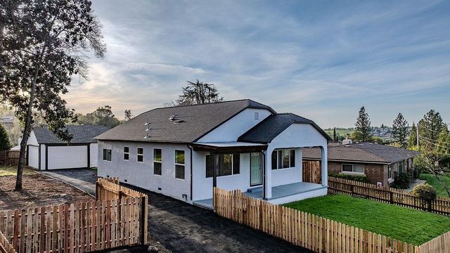 155 Foothill Dr, Sutter Creek, CA 95685