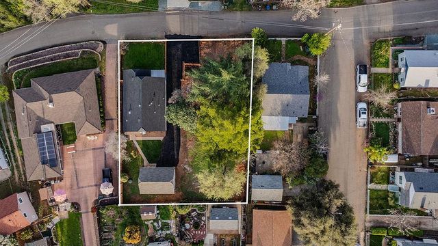 155 Foothill Dr, Sutter Creek, CA 95685