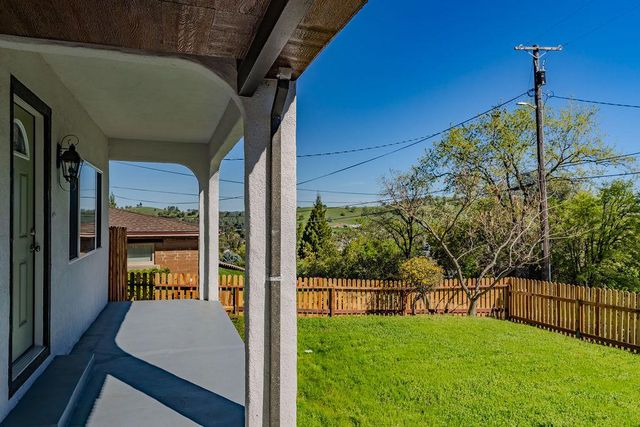 155 Foothill Dr, Sutter Creek, CA 95685