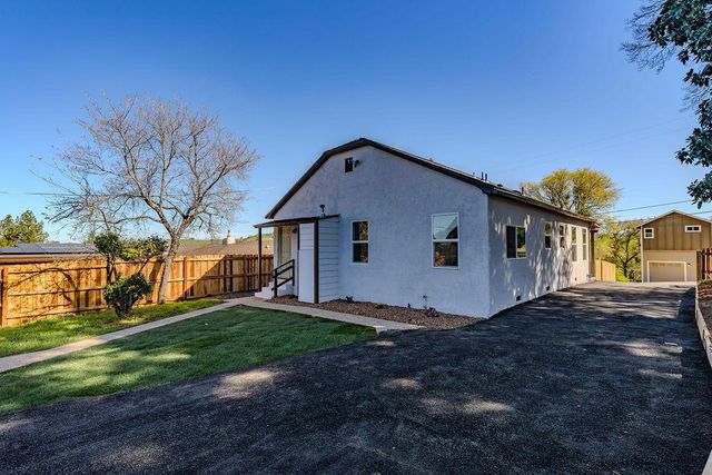 155 Foothill Dr, Sutter Creek, CA 95685