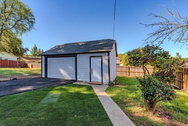 155 Foothill Dr, Sutter Creek, CA 95685