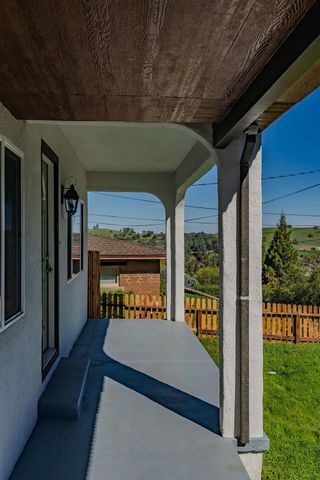 155 Foothill Dr, Sutter Creek, CA 95685
