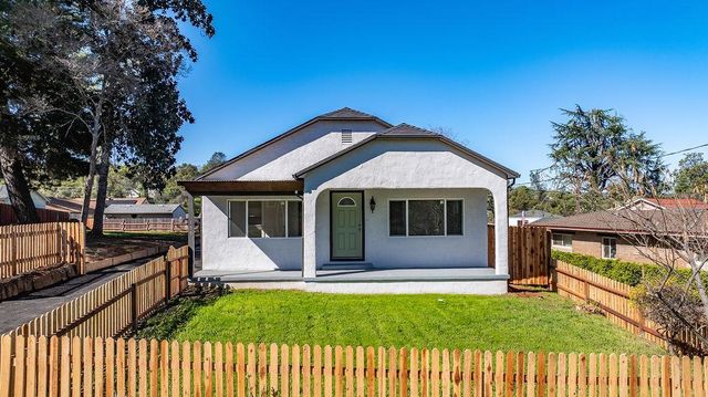 155 Foothill Dr, Sutter Creek, CA 95685