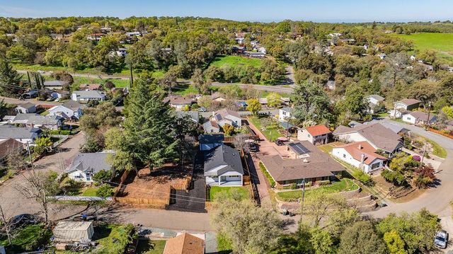 155 Foothill Dr, Sutter Creek, CA 95685