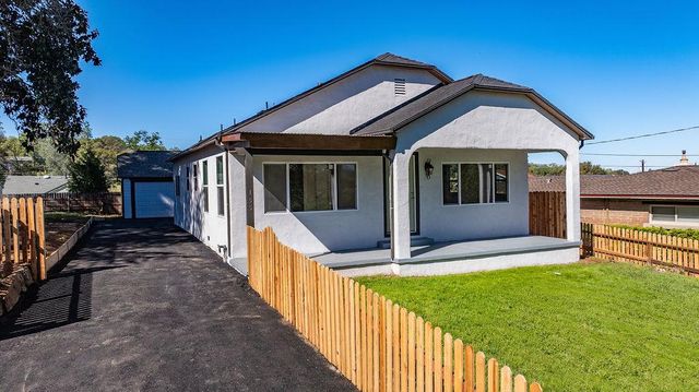 155 Foothill Dr, Sutter Creek, CA 95685