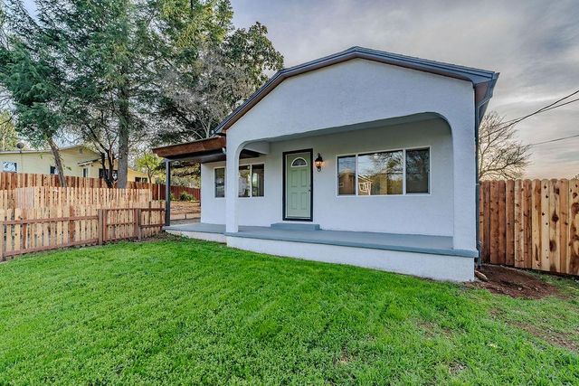 155 Foothill Dr, Sutter Creek, CA 95685