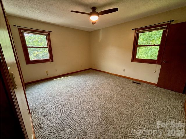 21 Ashwood Drive, Asheville, NC 28803
