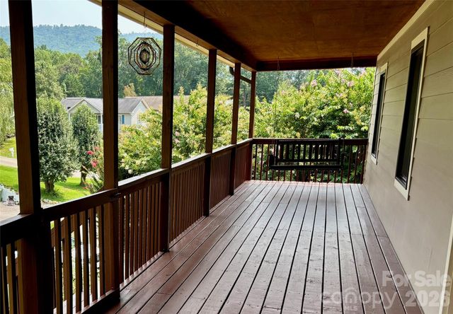 21 Ashwood Drive, Asheville, NC 28803