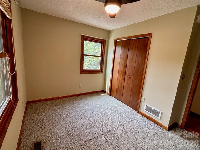 21 Ashwood Drive, Asheville, NC 28803