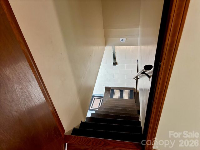 21 Ashwood Drive, Asheville, NC 28803
