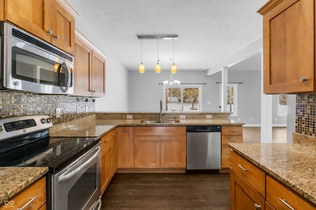 6206 Regency Drive, Columbus, IN 47203