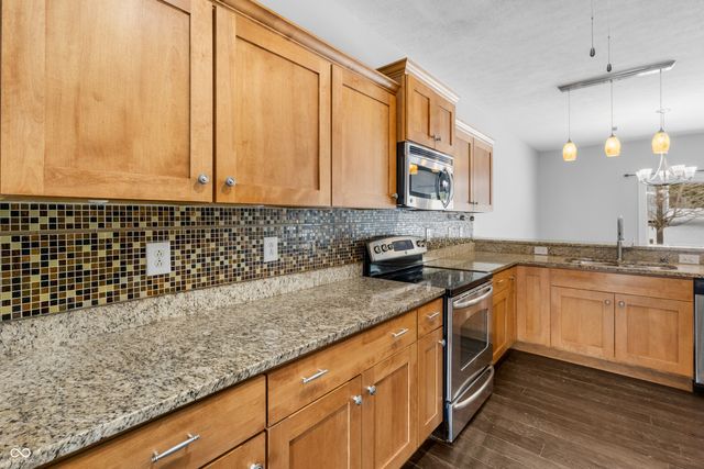 6206 Regency Drive, Columbus, IN 47203