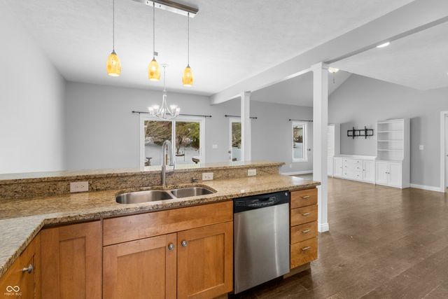 6206 Regency Drive, Columbus, IN 47203