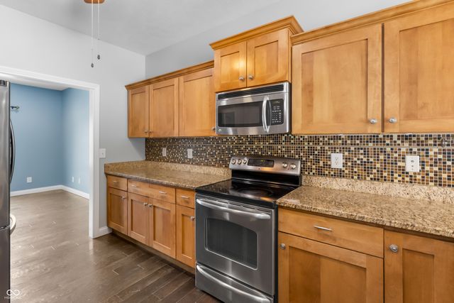 6206 Regency Drive, Columbus, IN 47203