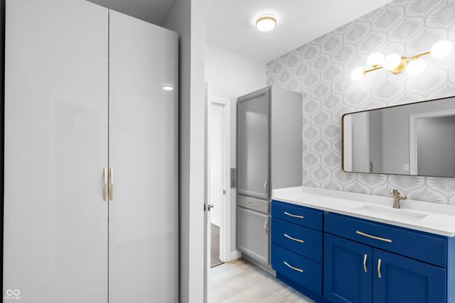 6206 Regency Drive, Columbus, IN 47203