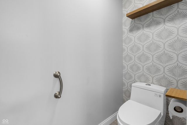 6206 Regency Drive, Columbus, IN 47203