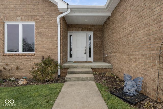 6206 Regency Drive, Columbus, IN 47203