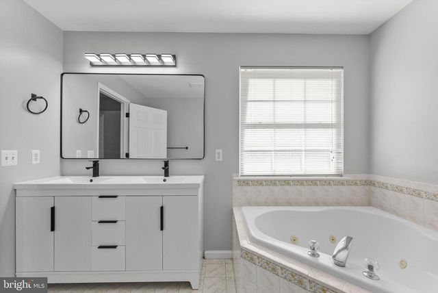 403 GRANT AVE, Hightstown, NJ 08520