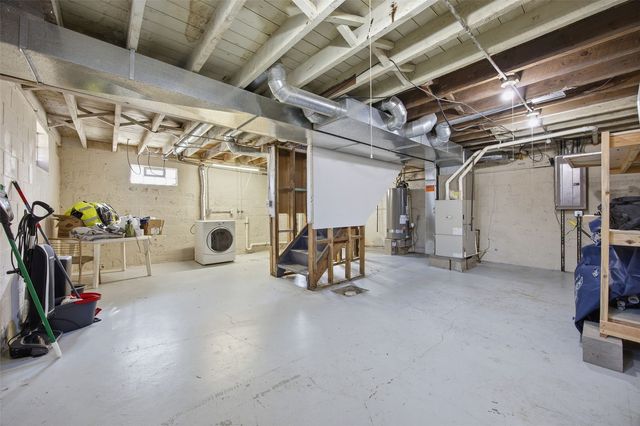 381 31st Street Dr SE, Cedar Rapids, IA 52403