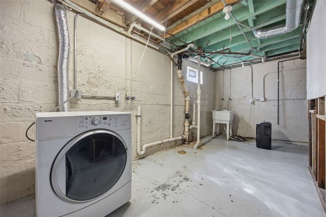 381 31st Street Dr SE, Cedar Rapids, IA 52403