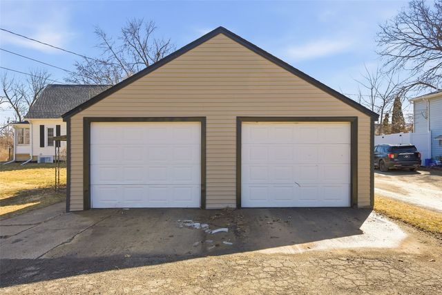 381 31st Street Dr SE, Cedar Rapids, IA 52403