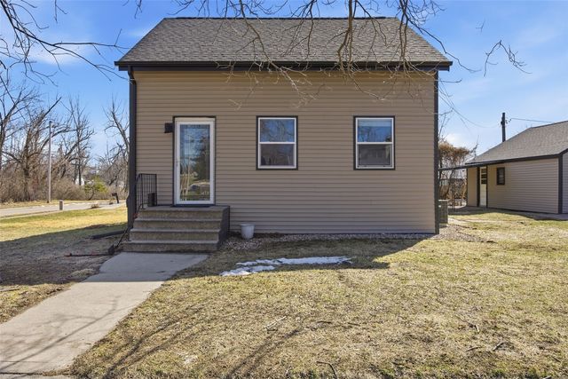 381 31st Street Dr SE, Cedar Rapids, IA 52403