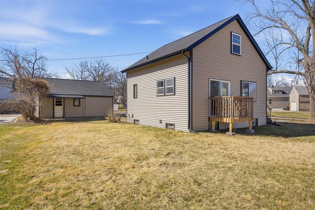 381 31st Street Dr SE, Cedar Rapids, IA 52403