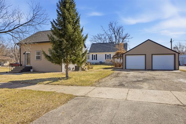 381 31st Street Dr SE, Cedar Rapids, IA 52403