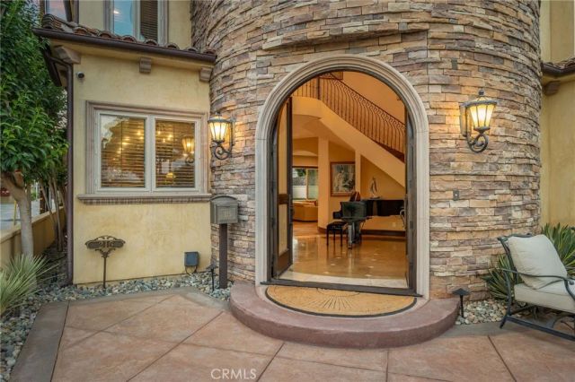 215 The Toledo, Long Beach, CA 90803