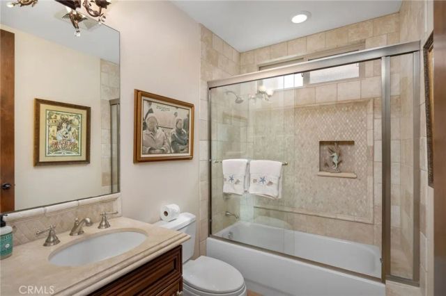 215 The Toledo, Long Beach, CA 90803