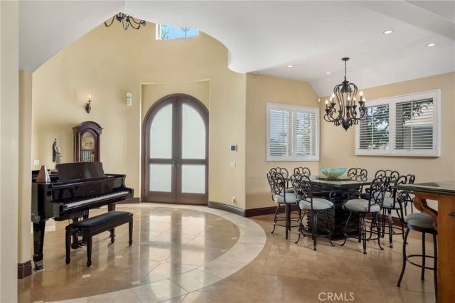 215 The Toledo, Long Beach, CA 90803
